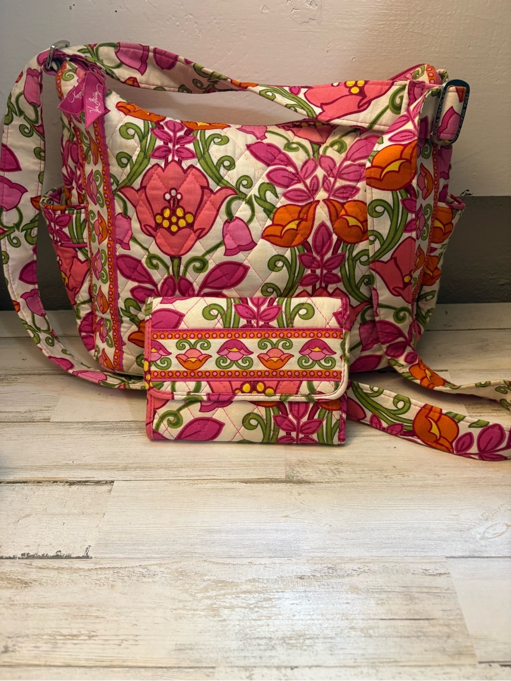 Vera Bradley Bag Lilli Bell pattern with matching wallet vibrant pink orange